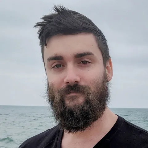 Portrait of Dylan Halpern
